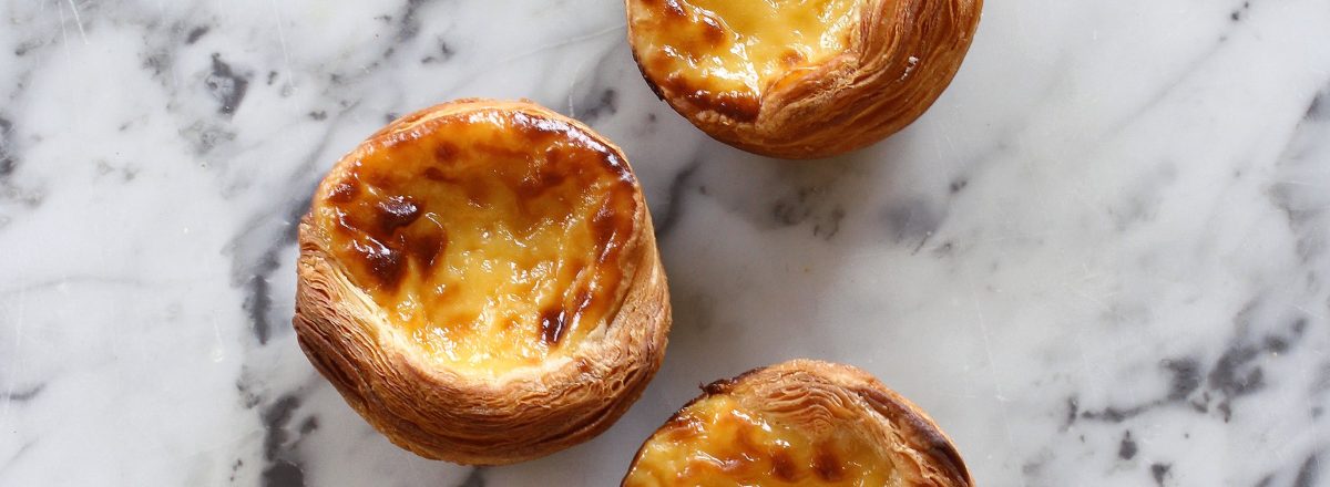 Portugališkas „Pastel de nata” pyragėlis su plikytu kremu